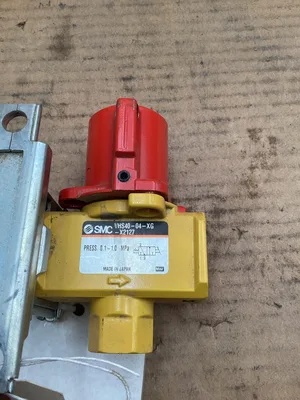 SMC VHS40-04-XG-X2127 3-Way, 2 Position Solenoid Lockout Valve 145PSI