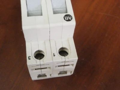 USED Allen-Bradley 1492-SP2C020