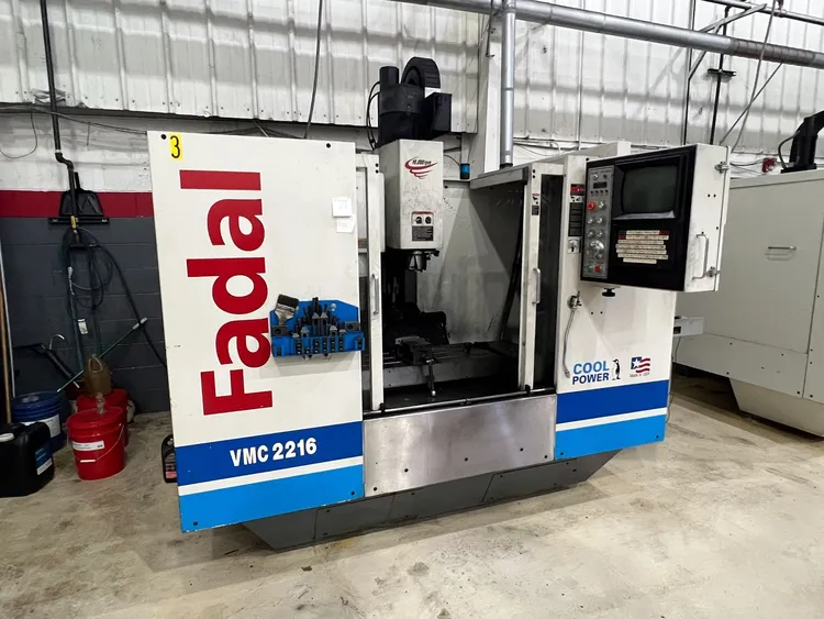 Used 2000 FADAL VMC-2216 Vertical Machining Centers Michigan US | Universal Press & Machinery (UPM) #1356748
