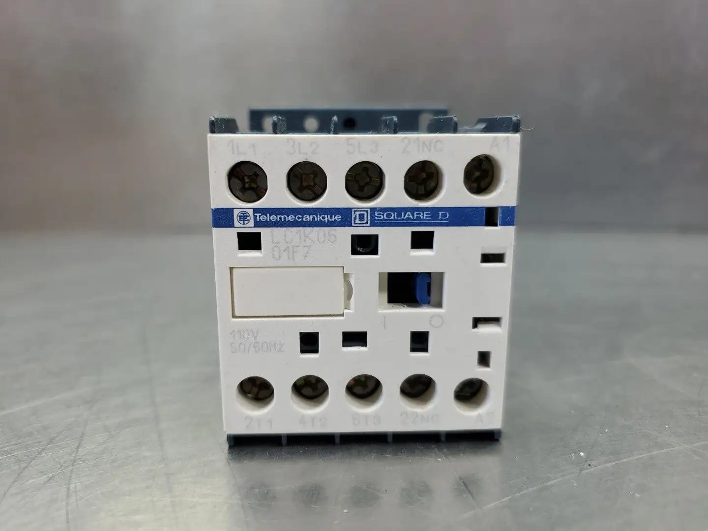 Schneider Electric LC1K0601F7 120-600V AC Contactor. 4B-35