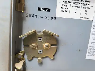 Power Distribution Center (PDC), 1600A Main, 2-400A & 4-100A