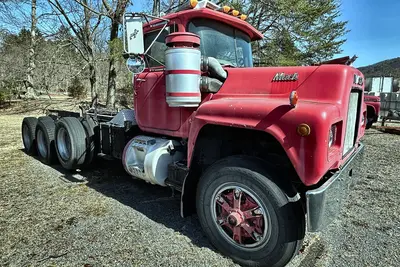 Used 1975 MACK R600 Cab Chassis trucks Pennsylvania US | Proxy Equipment #1385106