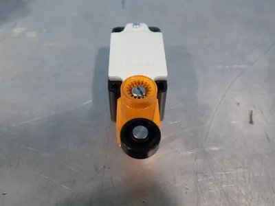 NEW SIEMENS 3SE31201GW