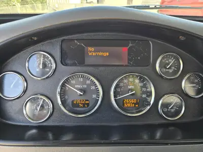 USED 2018 PETERBILT 348
