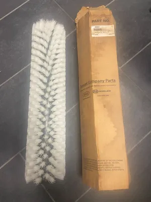NEW TENNANT MODEL 3580 FLOOR SCRUBBER