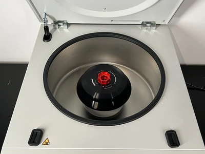 Eppendorf Centrifuge 5810 with Rotor FA-45-48-11