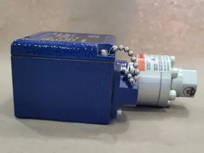 NEW ITT INDUSTRIES 200P13C3