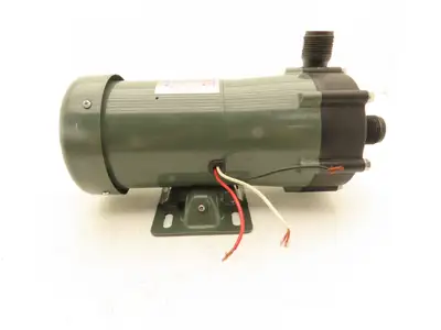 Iwaki MD-100RM Magnetic Drive Water Pump 1"Poly Plastic 220V 3PH 135 L/min