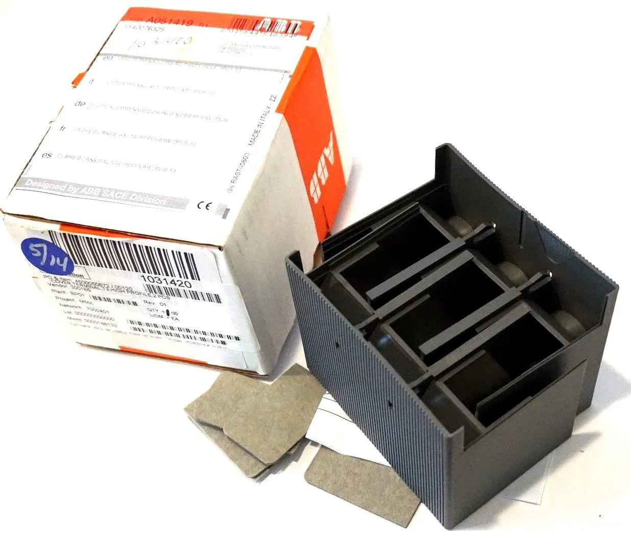 NEW ABB A051419 HIGH TERMINAL COVERS 3-POLE 2PCS IN EACH BOX