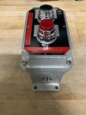 Siemens Hazardous Location Control Station with 2 push buttons PN 51C201H
