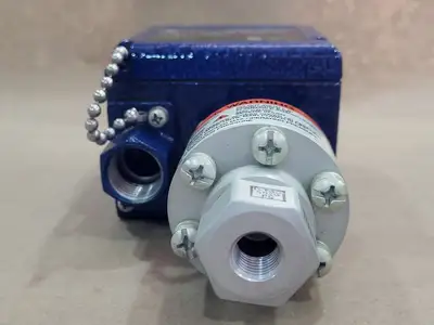 NEW ITT INDUSTRIES 200P13C3