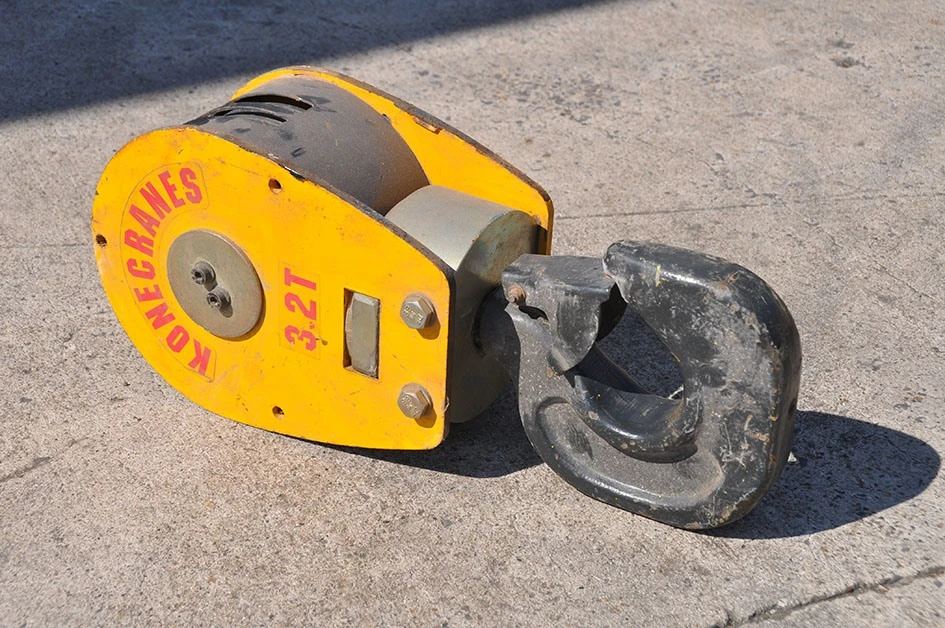USED CRANE HOOK 3,2 TON