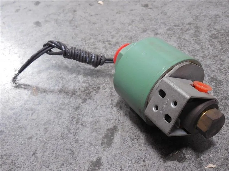 ASCO 8320B84 Red Hat Solenoid Valve no box New