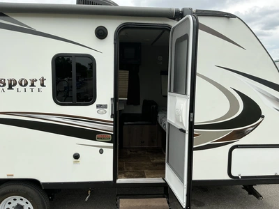 Used 2019 KEYSTONE PASSPORT ULTRA LITE 175BH Campers, Caravans, Motorhomes Michigan US | Miedema Asset Management Group #1304677