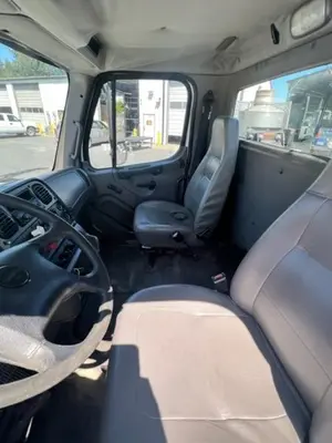 Used 2009 FREIGHTLINER BUSINESS CLASS M2112 Cab Chassis trucks Washington US | Puget Sound Truck Sales #1546526