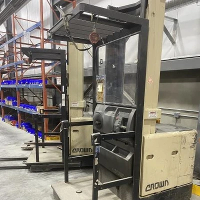 Used 2000 CROWN SP3000 Narrow Aisle Forklifts Alberta CA | Leavitt Machinery #1443683