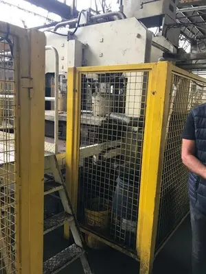 USED SIEMPELKAMP PANEL PRESS 470 TON