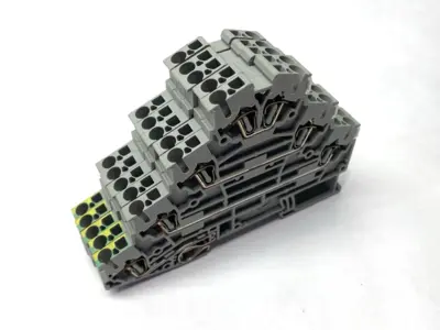USED PHOENIX CONTACT FOUR-LEVEL MOTOR TERMINAL BLOCK ST 2,5-PE/ LOT OF 5
