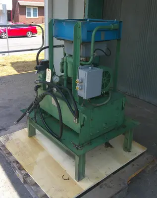 SPC9246  Pump 5 hp Sunny hydraulic power unit, 21 gal reservoir tank, 1422 psi