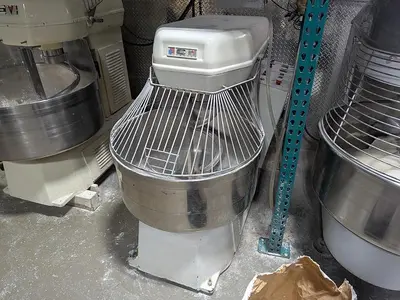 USED 1997 ESMACH ISE/130F