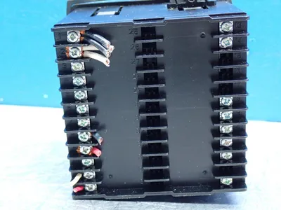 Used OMEGA CN04D3RR2UCMAC Temperature Controls Ohio US | HGR 24 #878597