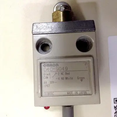 USED OMRON D4C-9049