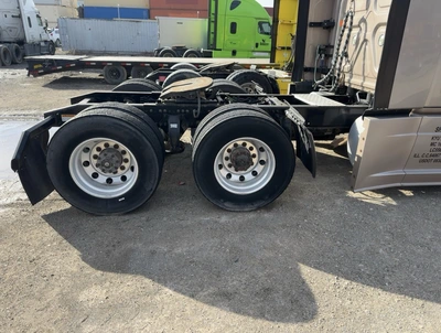 USED 2015 FREIGHTLINER CASCADIA