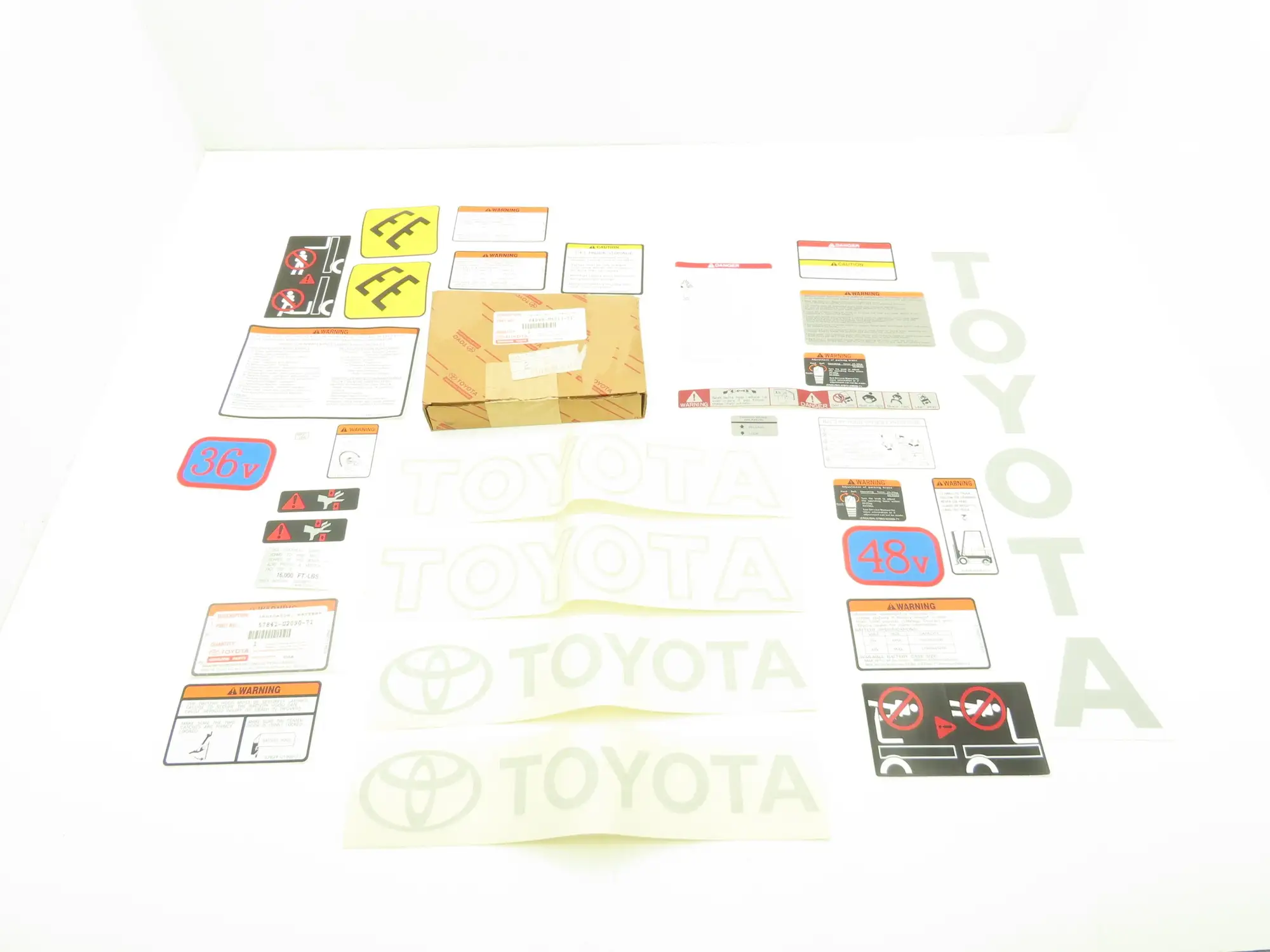 Toyota 04098-U5713-71 Electric Forklift B500 Decal Kit 48V W/Warning Tags