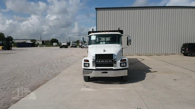 New | in-Stock 2025 MACK MD6 Rolloff Trucks Texas US | Roll Off Truck World #1491867
