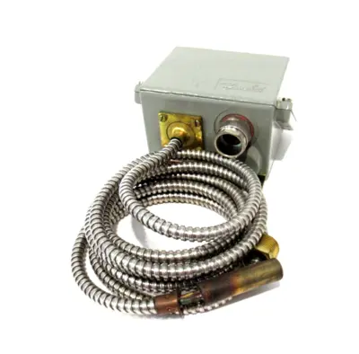 NEW DANFOSS 060L3104 TEMPERATURE CONTROLLER