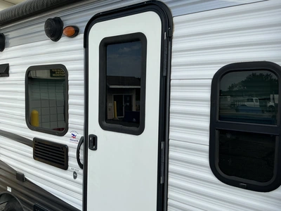 Used 2017 KEYSTONE SPRINGDALE SUMMERLAND SERIES MINI SM1800 Campers, Caravans, Motorhomes Michigan US | Miedema Asset Management Group #1397246