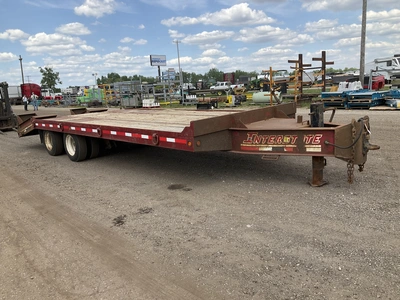 USED 2016 INTERSTATE TRAILER