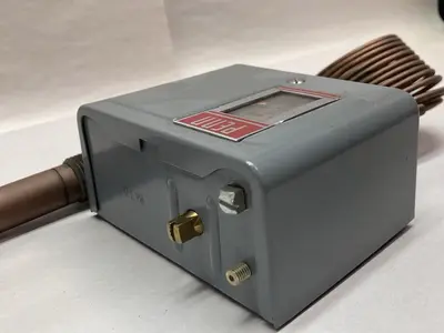 New | in-Stock JOHNSON CONTROLS 8430 HVAC Parts and Equipment | Surplus Asset Holdings #1196317