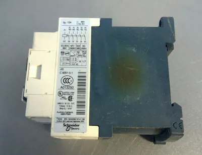 Telemecanique - CAD50 BD - 10A Relay 24VDC 4E-16