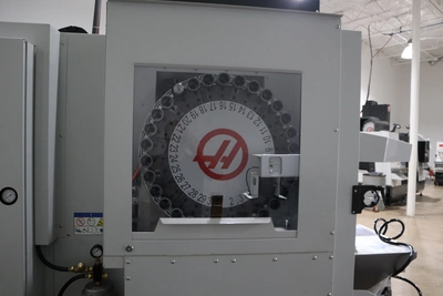 Used 2025 HAAS UMC-400SS Universal Machining Centers Minnesota US | Machinesused.com #1340449