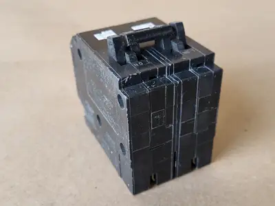 Used SCHNEIDER ELECTRIC CHOMT1515240 Switchgears British Columbia CA | Lenmark #239000