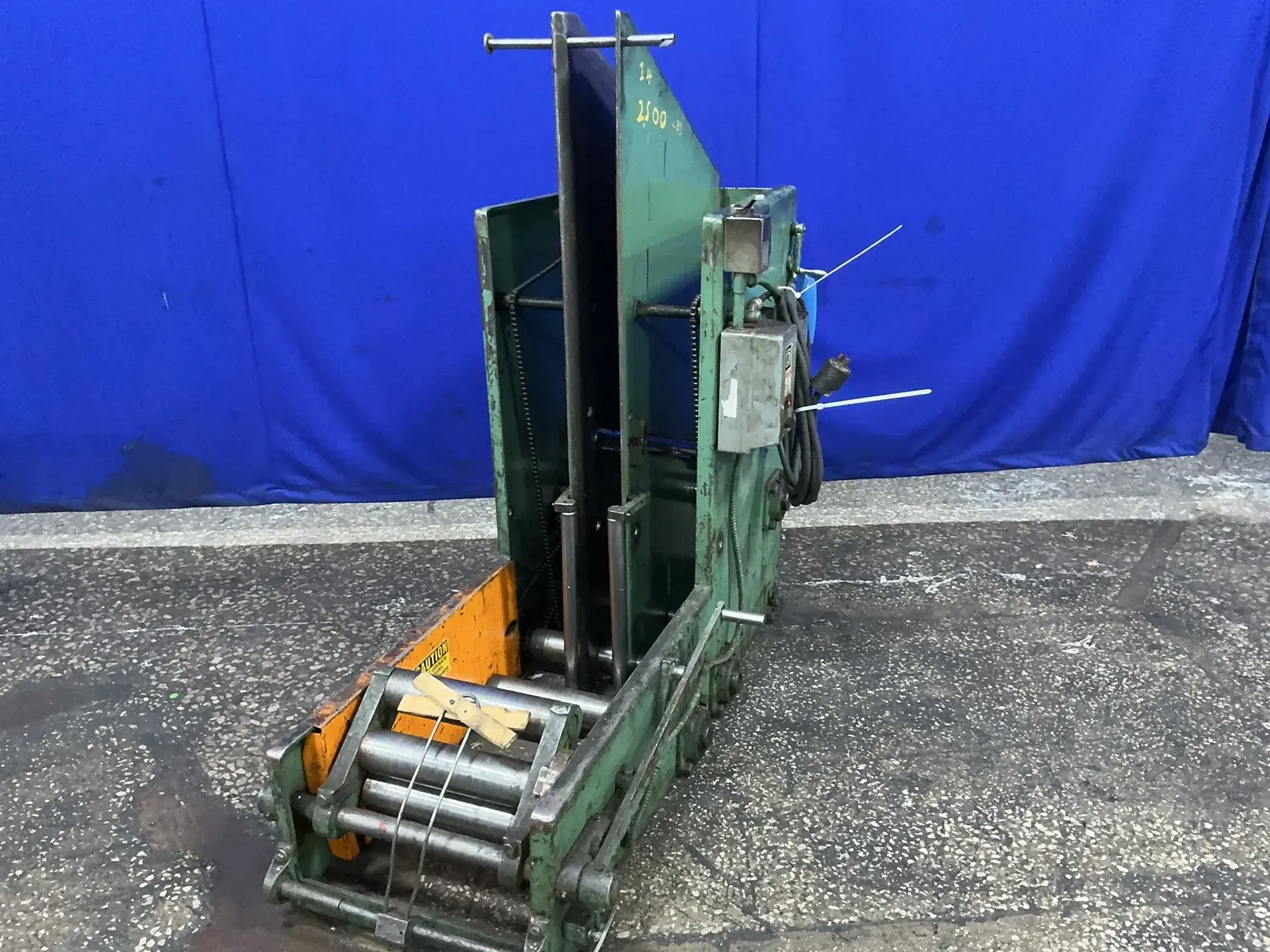 Used COOPER WEYMOUTH INC _UNKNOWN_ Coil Cradles Ohio US | HGR 24 #1539839