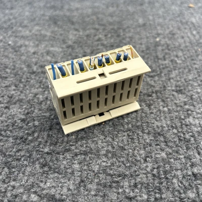 Used Siemens 8WA1 011-0DF21 Terminal Blocks California US | Davliegogo LLC #1706688