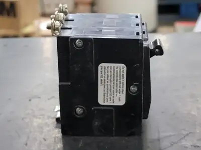 USED SQUARE D QOB330