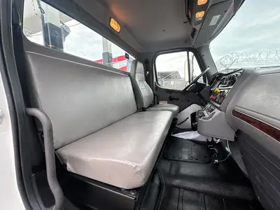 Used 2019 FREIGHTLINER M2 106 Tractors & Trailers Florida US | Truck and Van Outlet #1506263
