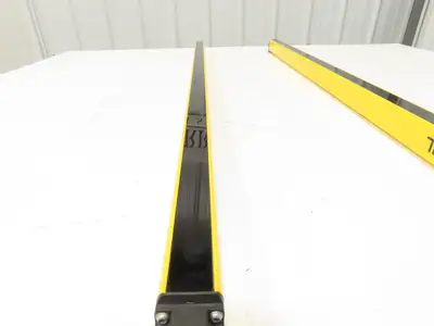 Schmersal SLC440COM-ER-0890-14 Safety Light Curtain Transmitter & Receiver Set