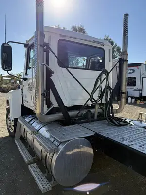Used 2013 MACK PINNACLE CHU613 Conventional trucks California US | Ben Kaplan Equipment #1490085