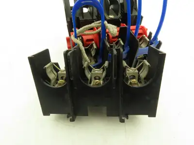 Square D 9422ATCF331 Disconnect Switch 30/60 Amp 600V Fuse Holder Only-No Handle