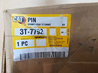 NEW CATERPILLAR 3T-7792