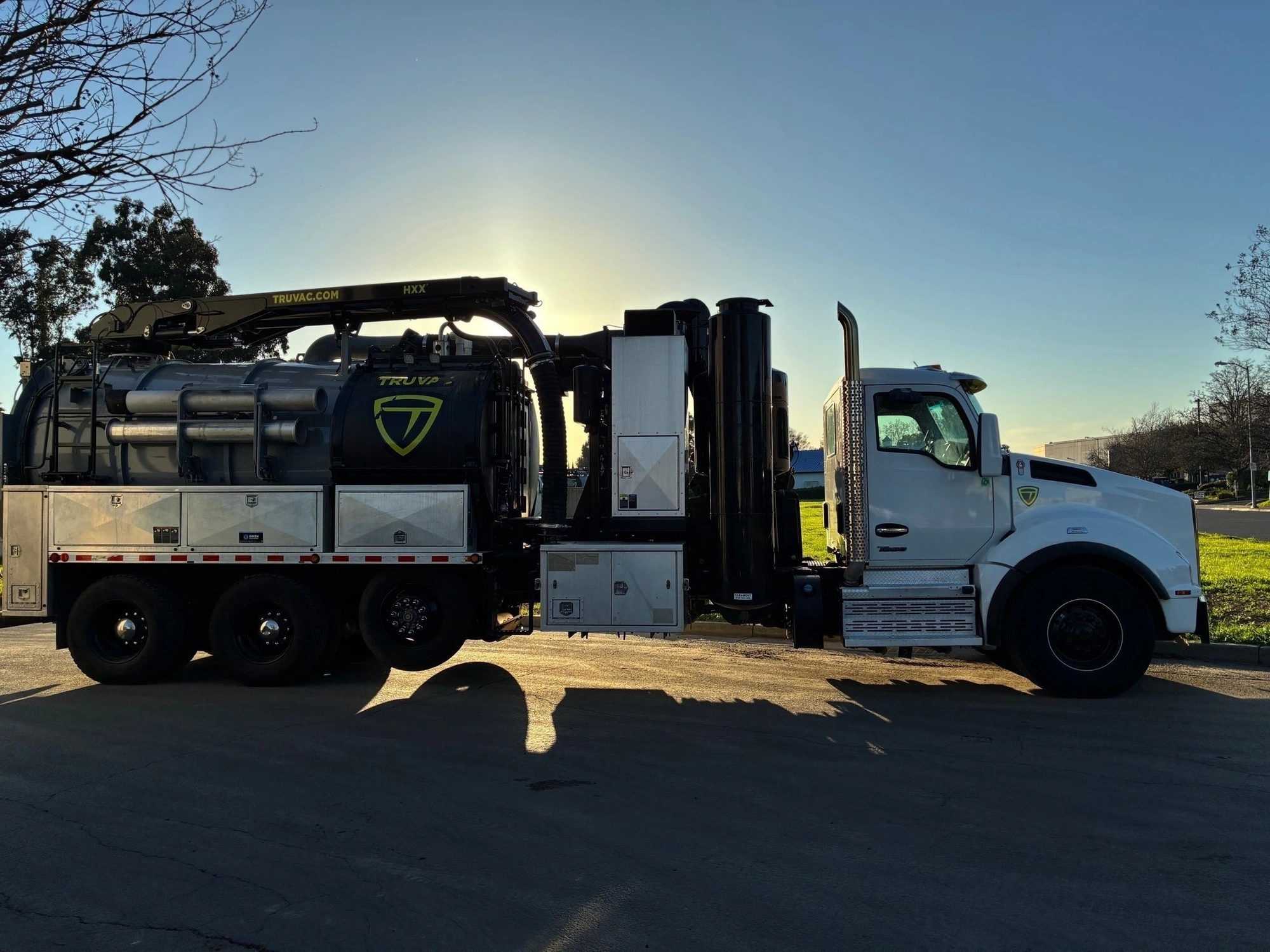 USED 2024 TRUVAC HXX