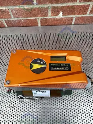 USED FLOWSERVE L 93 SWP4 DIGITAL VALVE POSITIONER W/ 20 39 SN 6 R6 PNEUMATIC ACTUATOR