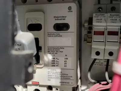 5 hp, 600 Volts, 3-Phase VFD SVX004A1-5A4N1 Bucket for Freedom 2100 MCC Frame