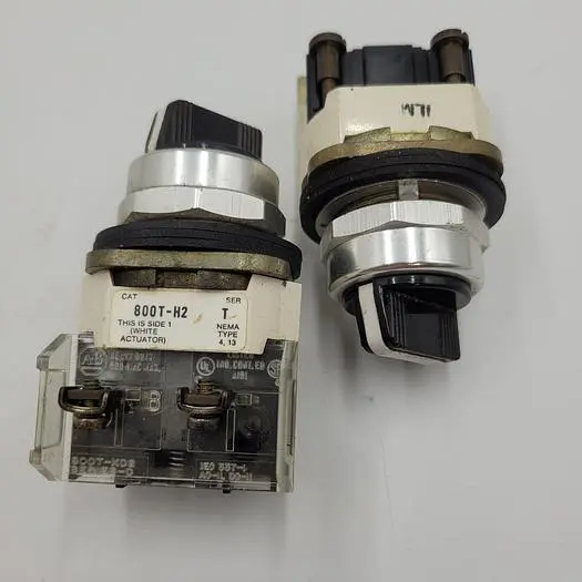 Used ALLEN BRADLEY ALLEN-BRADLEY 800T-H2 SELECTOR SWITCH Switch Parts | ND Industrial Surplus #1221568