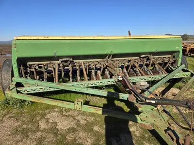 USED 1986 JOHN DEERE 8300