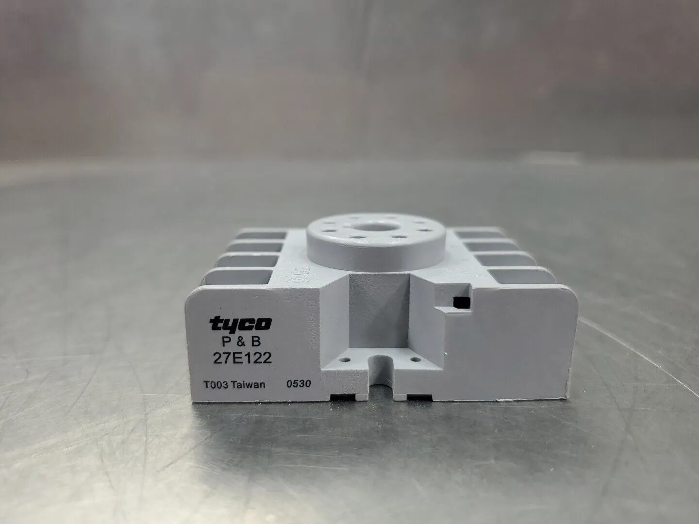 TYCO 27E122 RELAY BASE. 4E-27